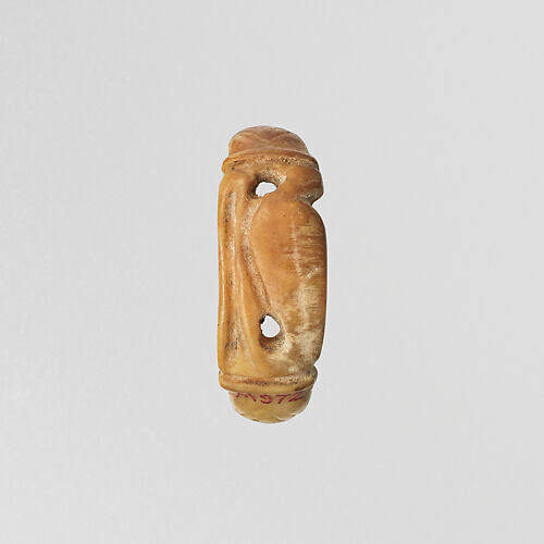 Ring with a bezel in the form of a uraeus