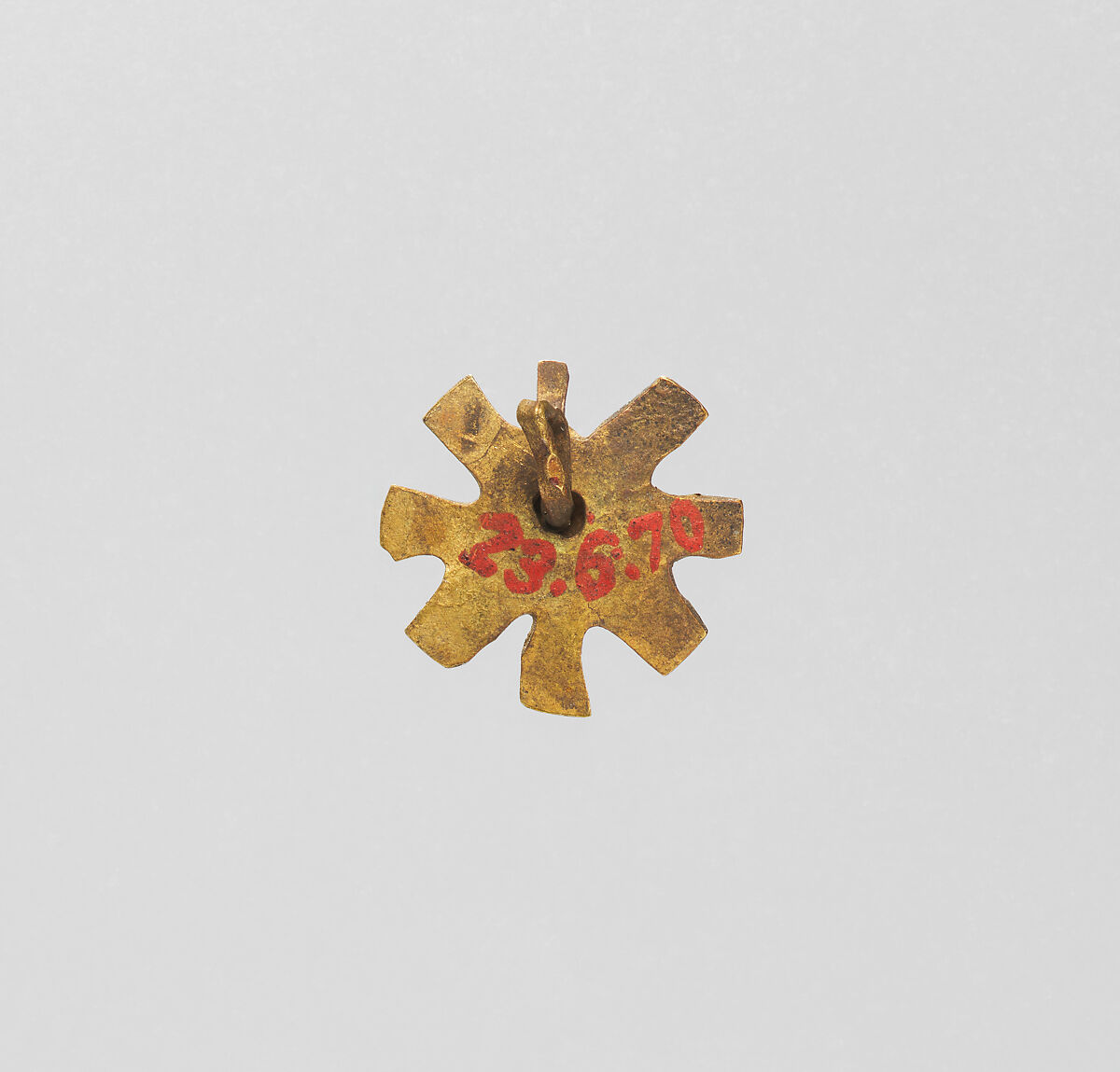 Rosette Pendant, Gold