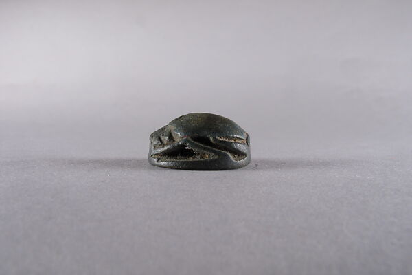 Scarab Inscribed with the Name Khakaw(y)neb, Faience