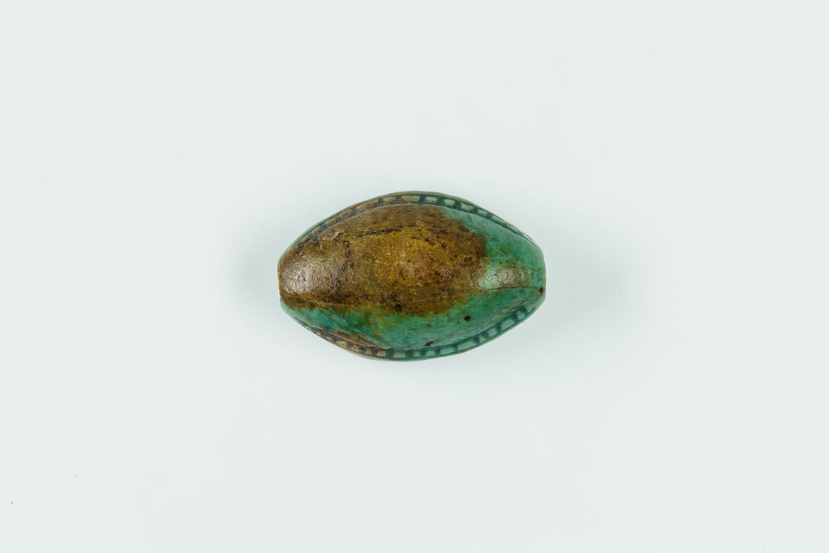 Cowroid with Outward-facing Merged Lions and Sun Disk, Glazed steatite