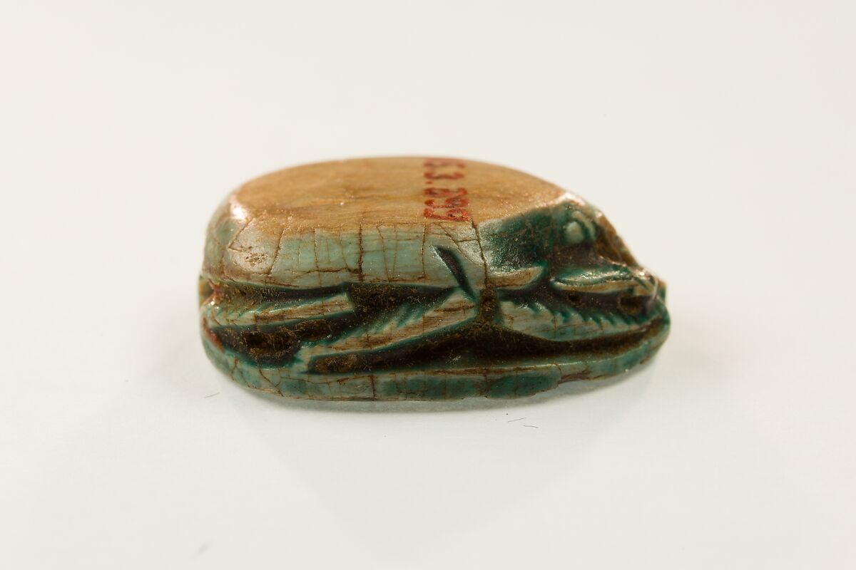 Scarab with Hathor emblem, Faience