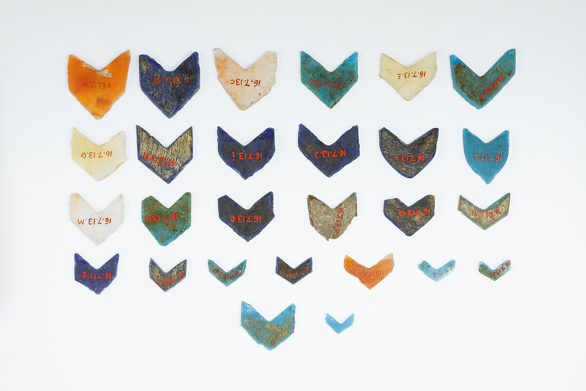 Chevron-shaped inlay, Glass