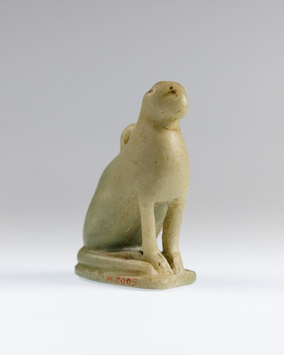 Cat amulet, Greenish crystaline stone