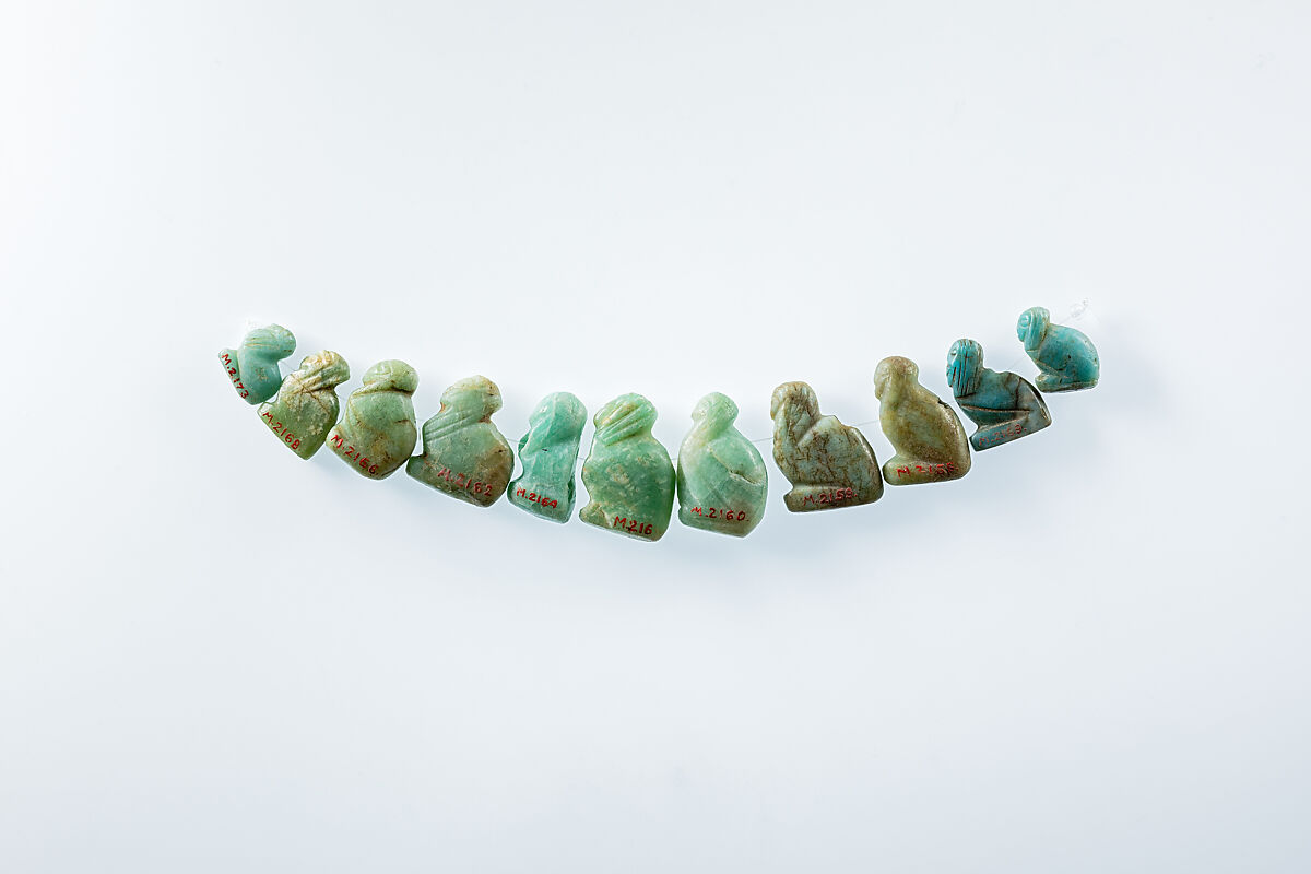 Female sphinx amulet, Beryl
