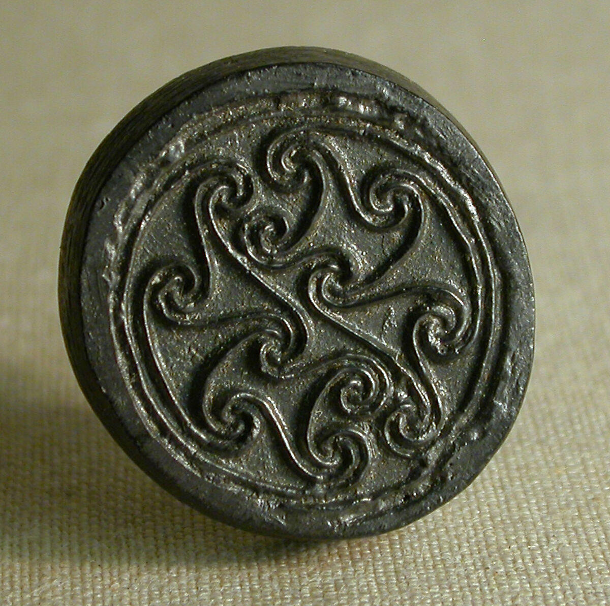 Button-shaped seal, White glazed steatite 