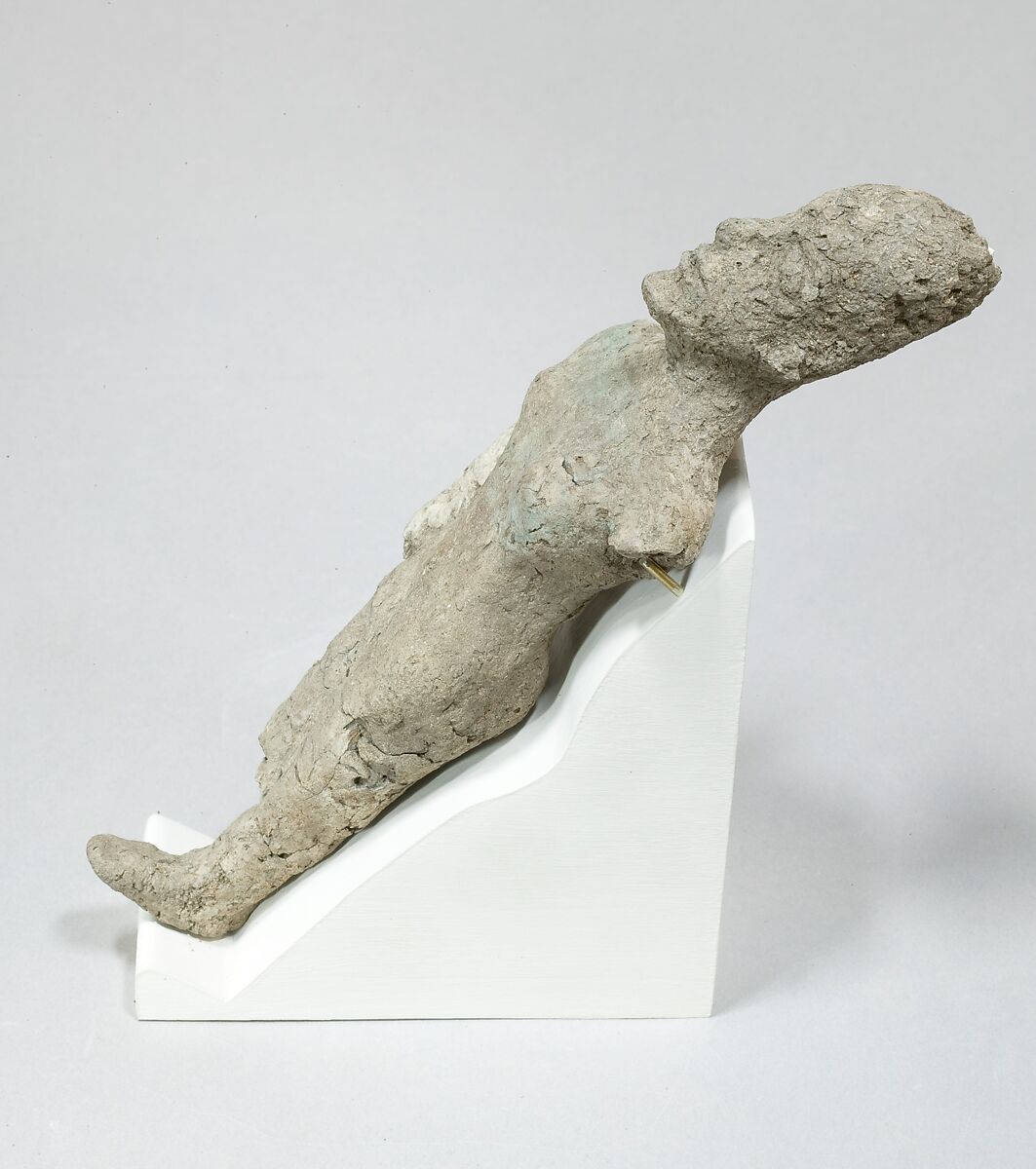 Statuette of king, Unbaked clay