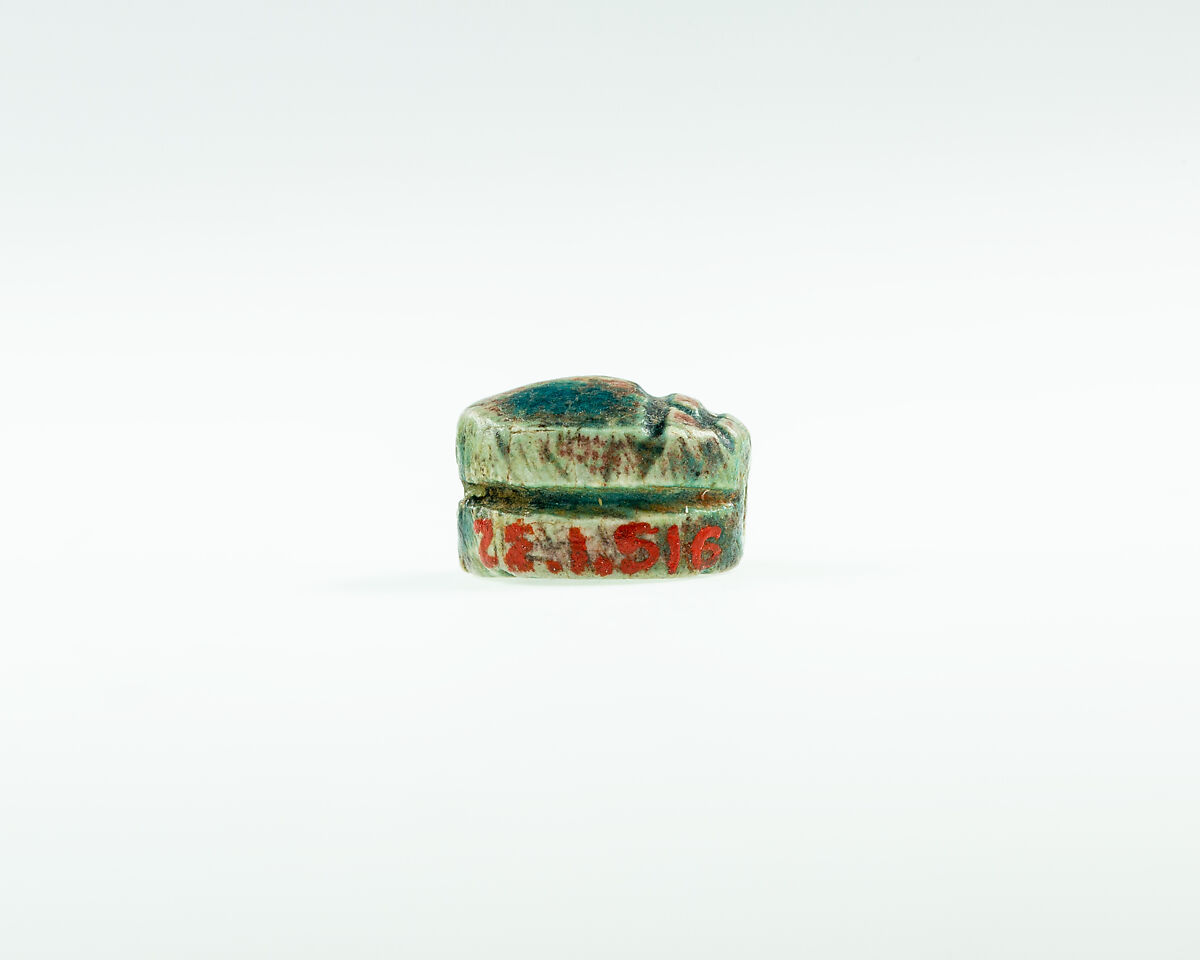 Scarab Decorated with Crossing Lines, Green glazed steatite