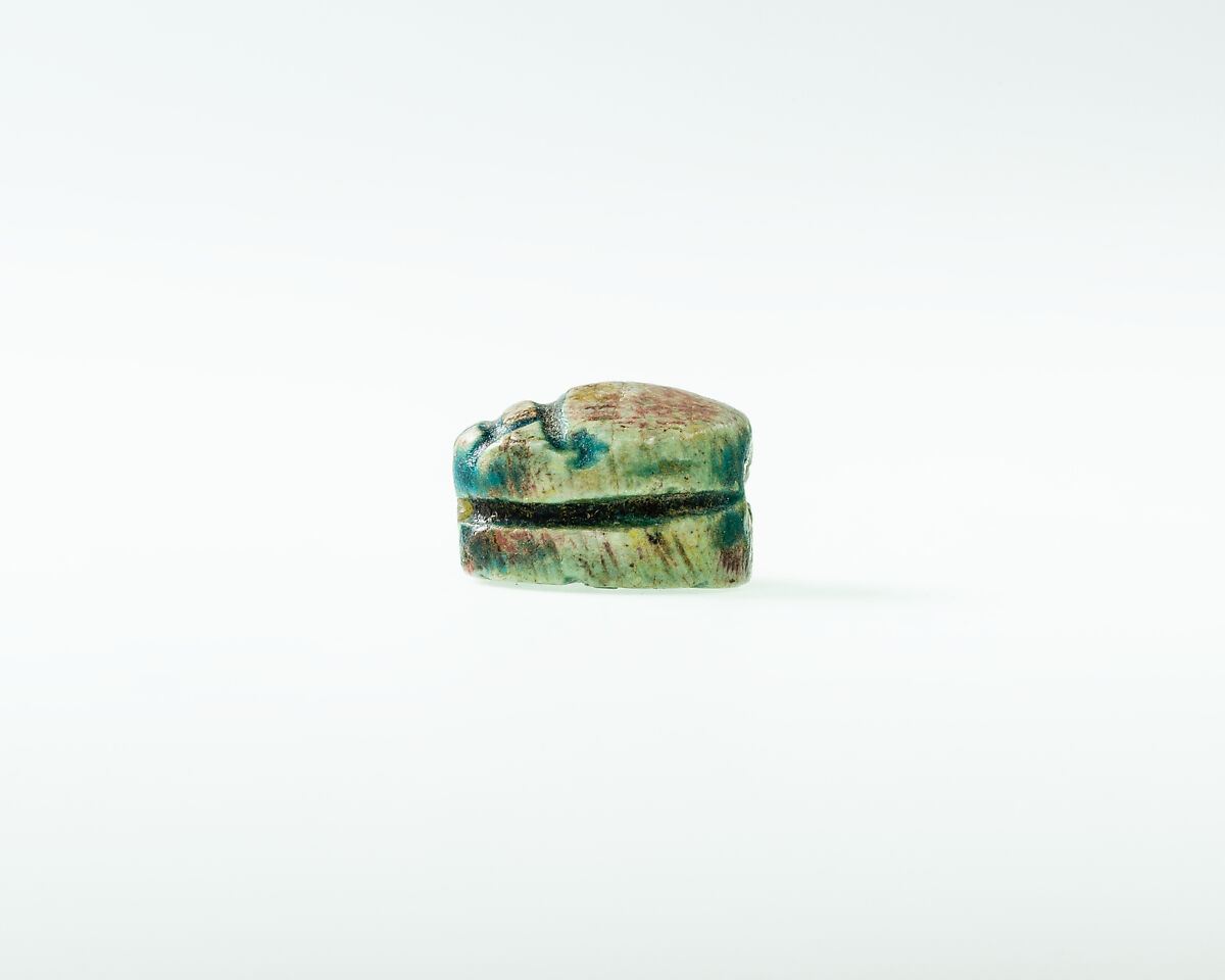 Scarab Decorated with Crossing Lines, Green glazed steatite