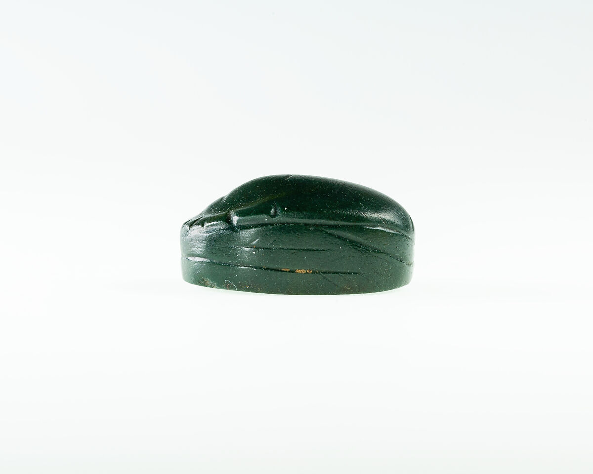 Uninscribed scarab, Green jasper