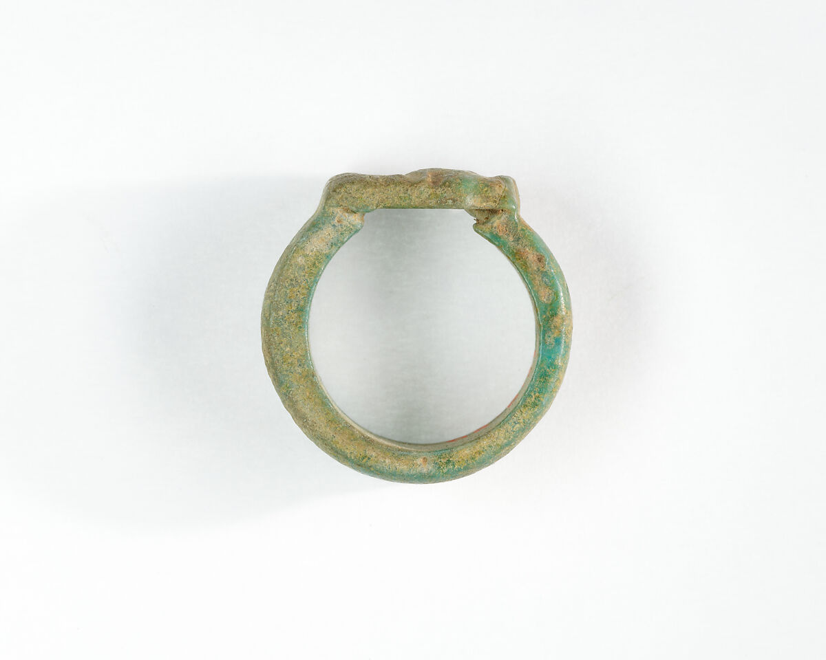 Ring, Hathor head, Faience