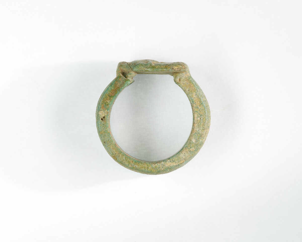 Ring, Hathor head, Faience