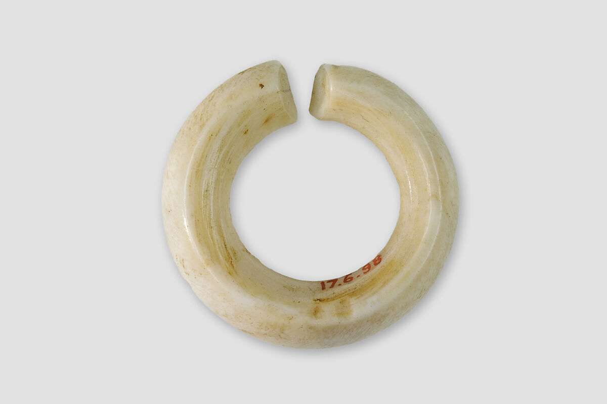 Penannular Earring, Shell