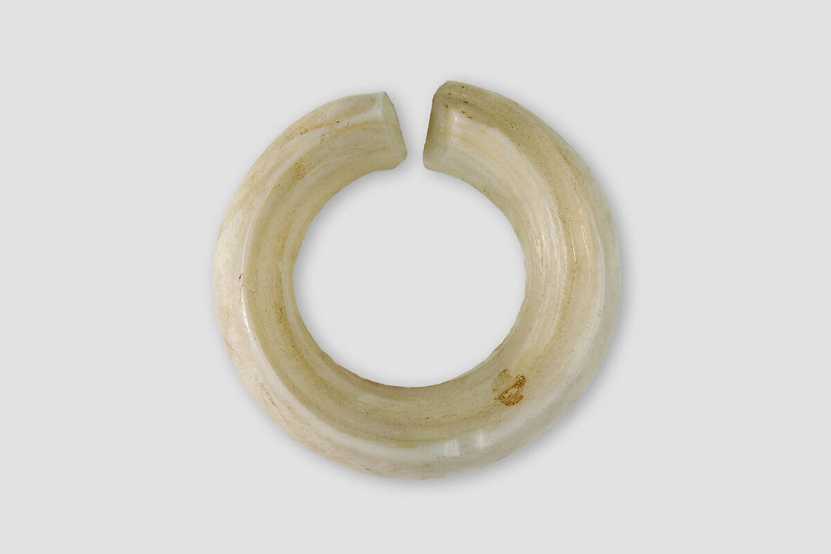 Penannular Earring, Shell 