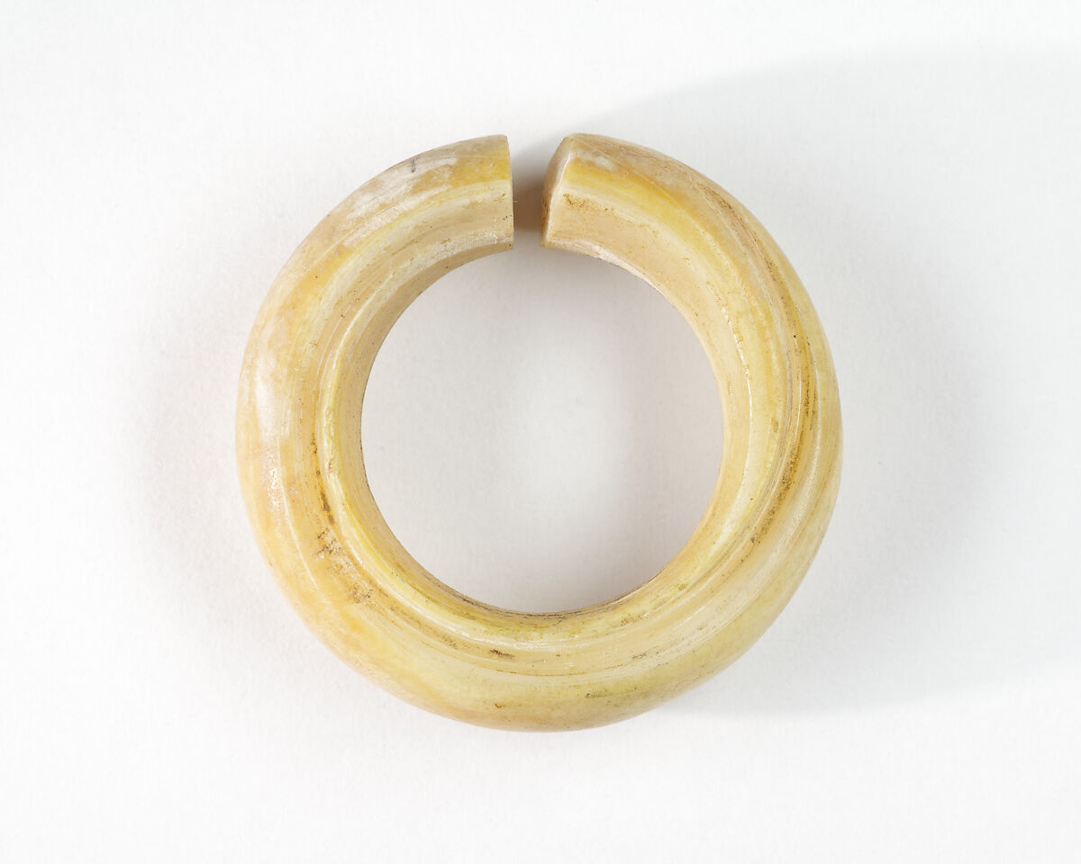 Penannular Earring, Shell 