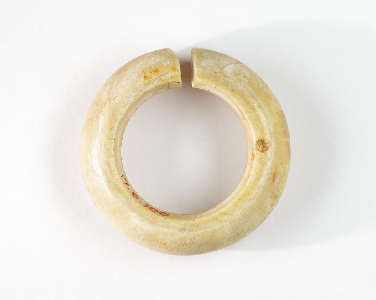 Penannular Earring, Shell
