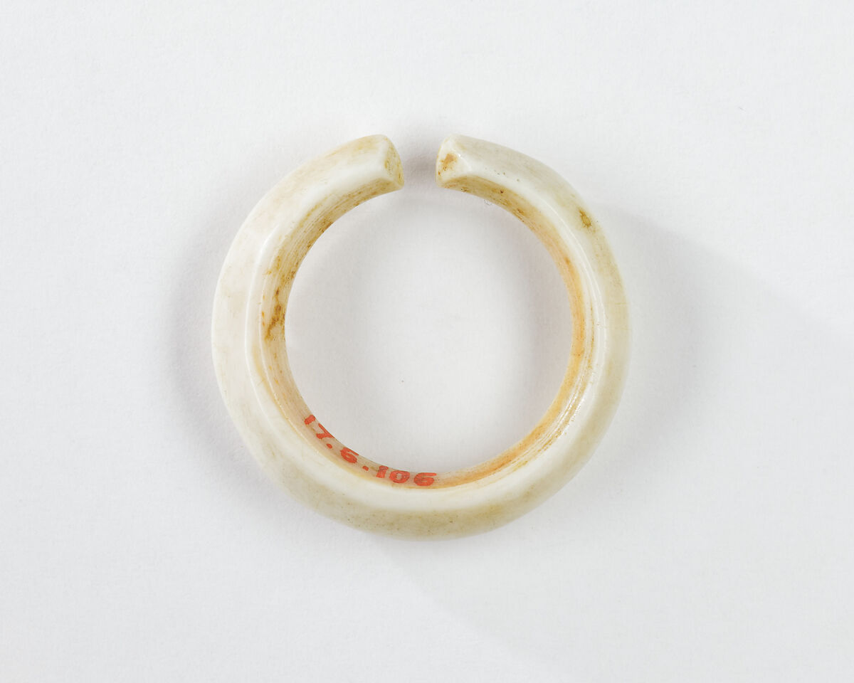 Penannular Earring, Shell
