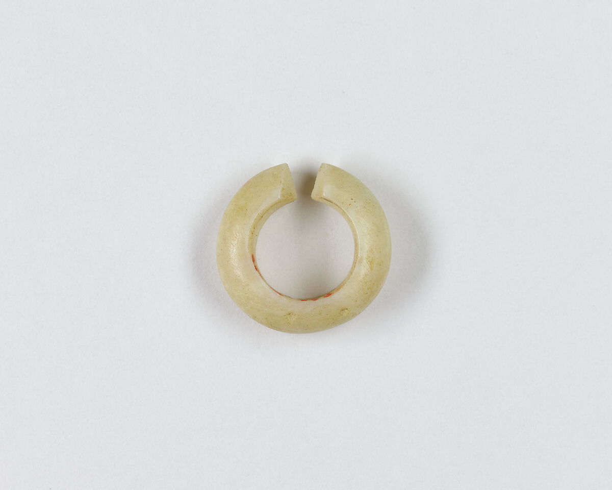 Penannular Earring, Shell 