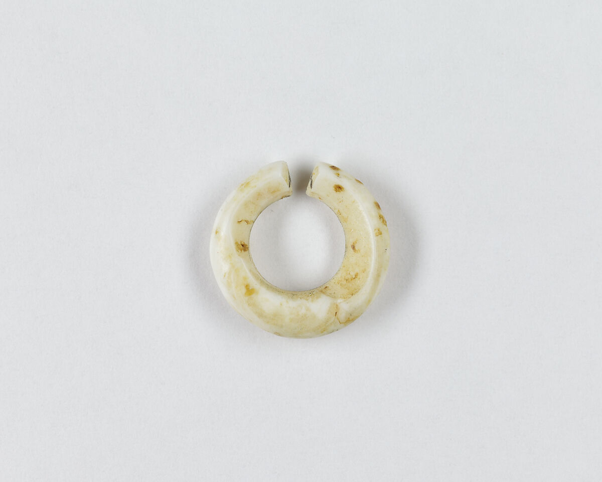 Penannular Earring, Shell 