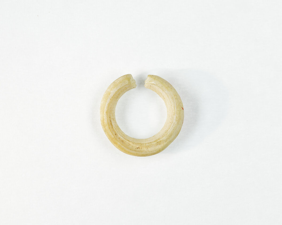 Penannular Earring, Shell 