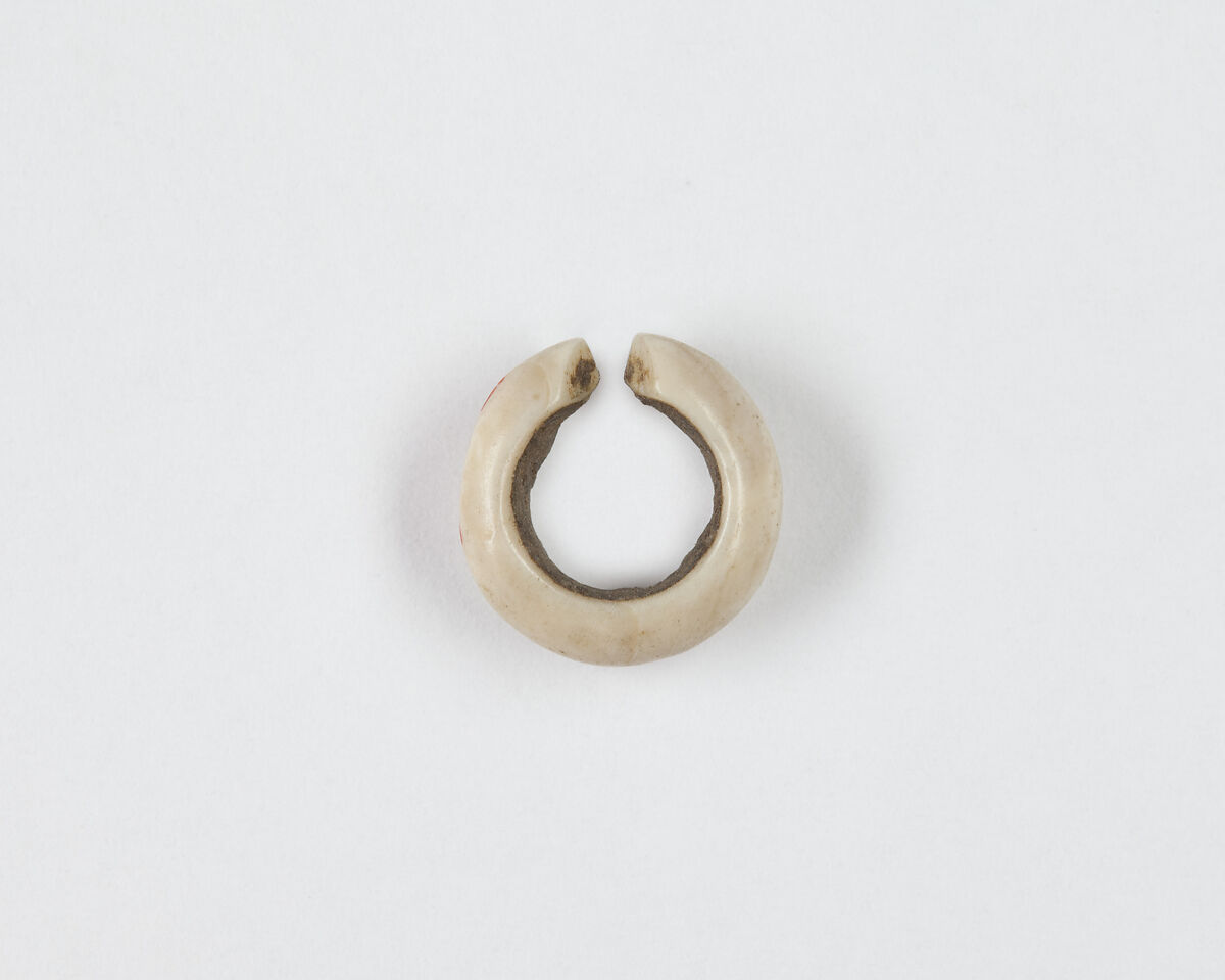 Penannular Earring, Shell 