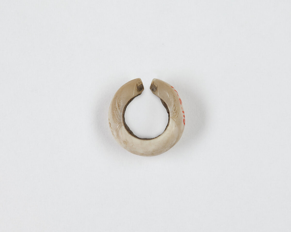Penannular Earring, Shell