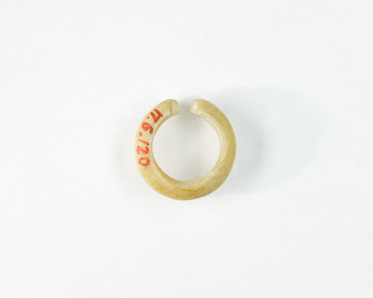 Penannular Earring, Shell