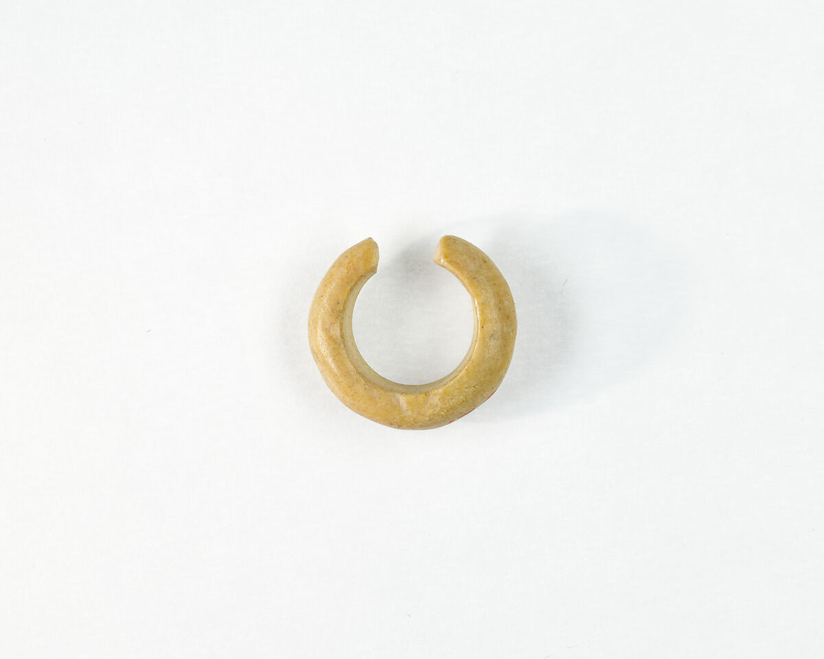 Penannular Earring, Shell 