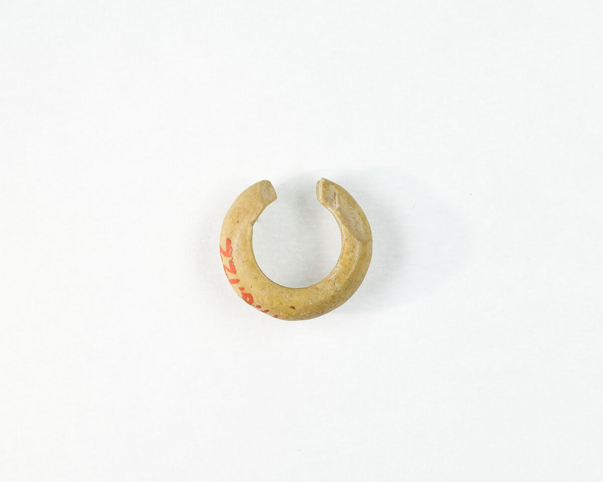 Penannular Earring, Shell