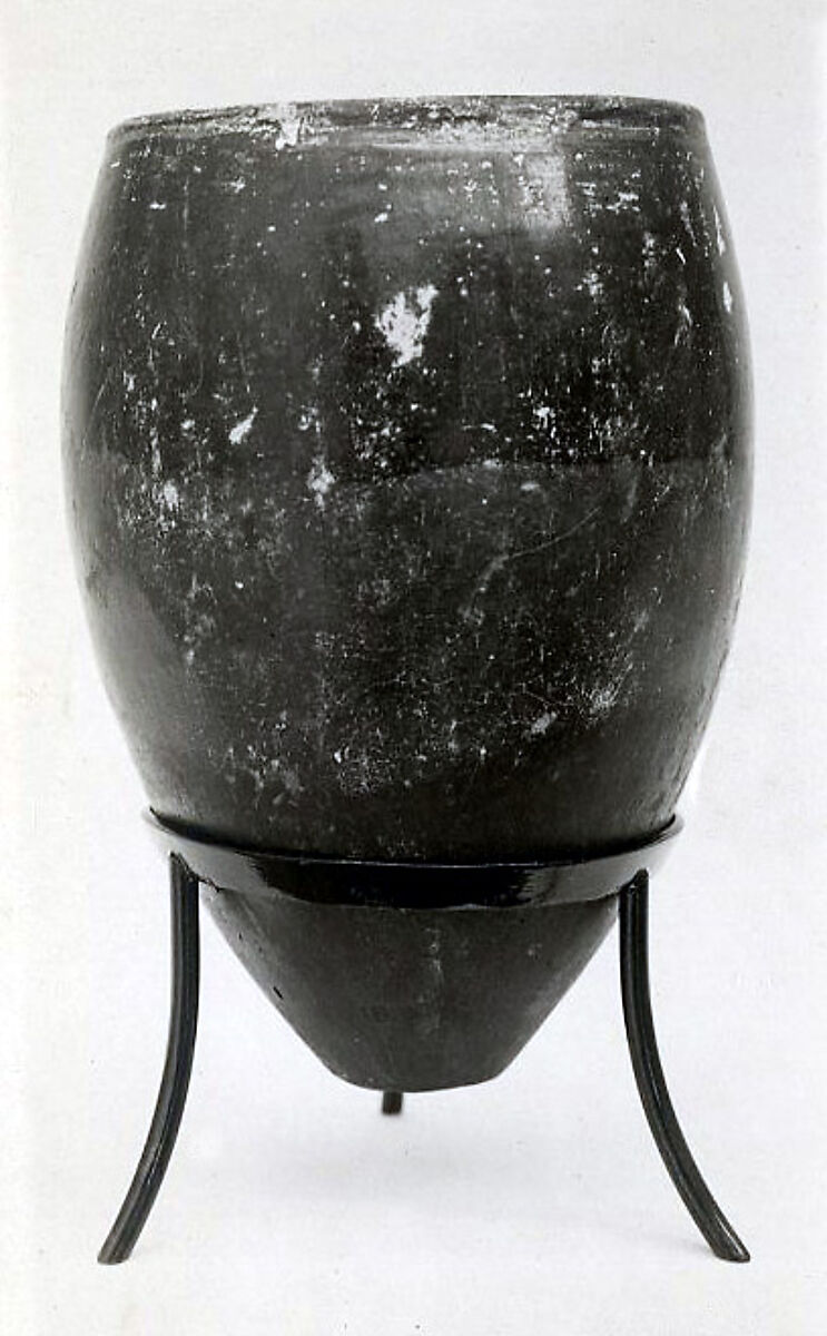 Black-topped red ware jar, Pottery