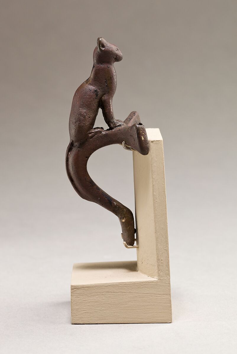 Cat on a handle, Cupreous metal 