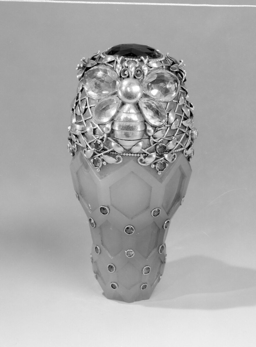 Perfume Bottle, Tiffany &amp; Co. (1837–present), Gold, agate, yellow sapphires, demantoid garnets, red garnets, and amethyst, American