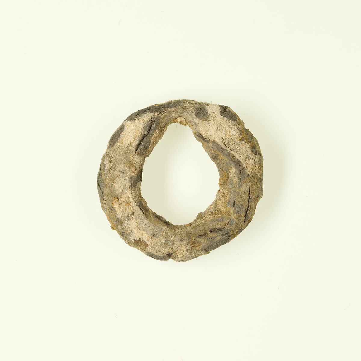 Household ring, Lead 