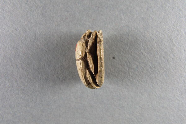 Scarab inscribed with the name of Unis, Glazed steatite