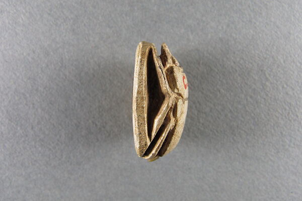 Scarab inscribed with the name of Unis, Faience