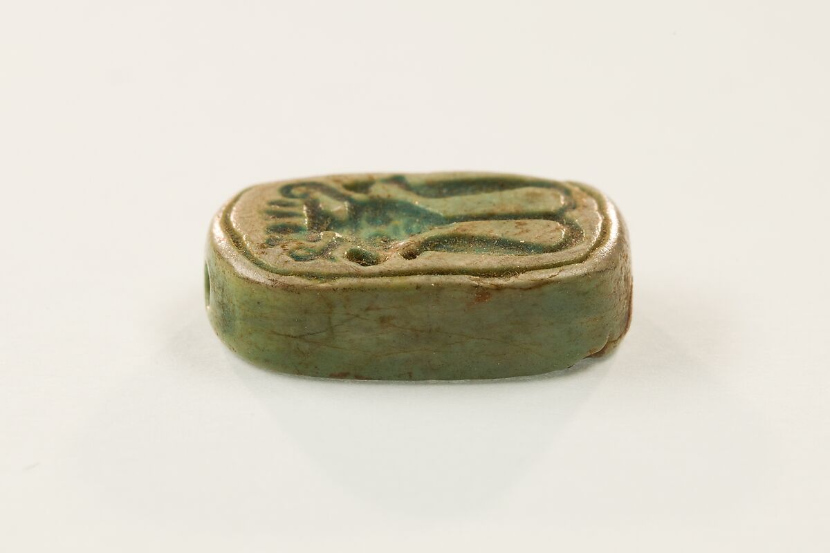 Scaraboid with an image of Hathor, Faience