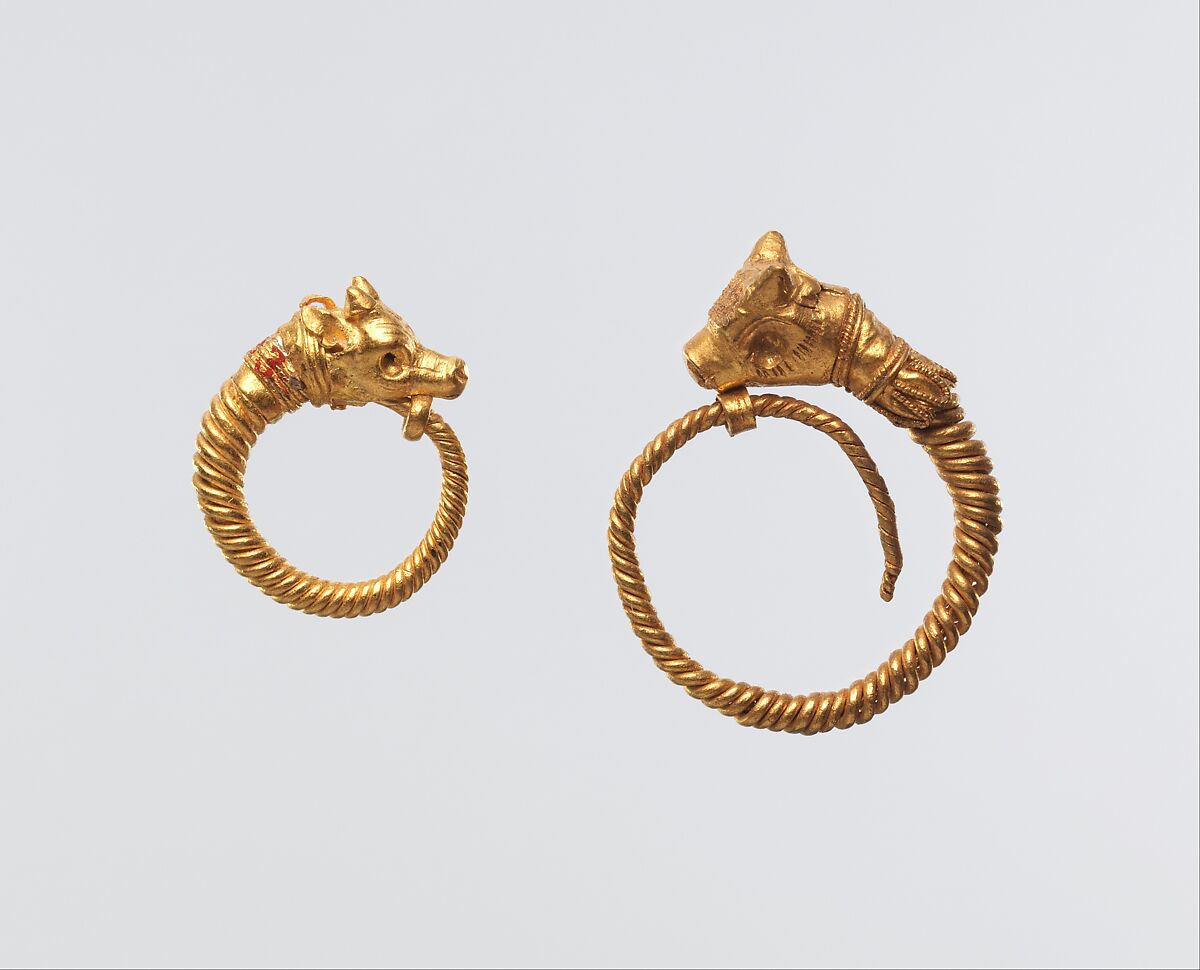 Earring with bull head terminal, Gold 