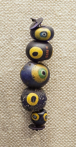 String of 5 Eyed Beads