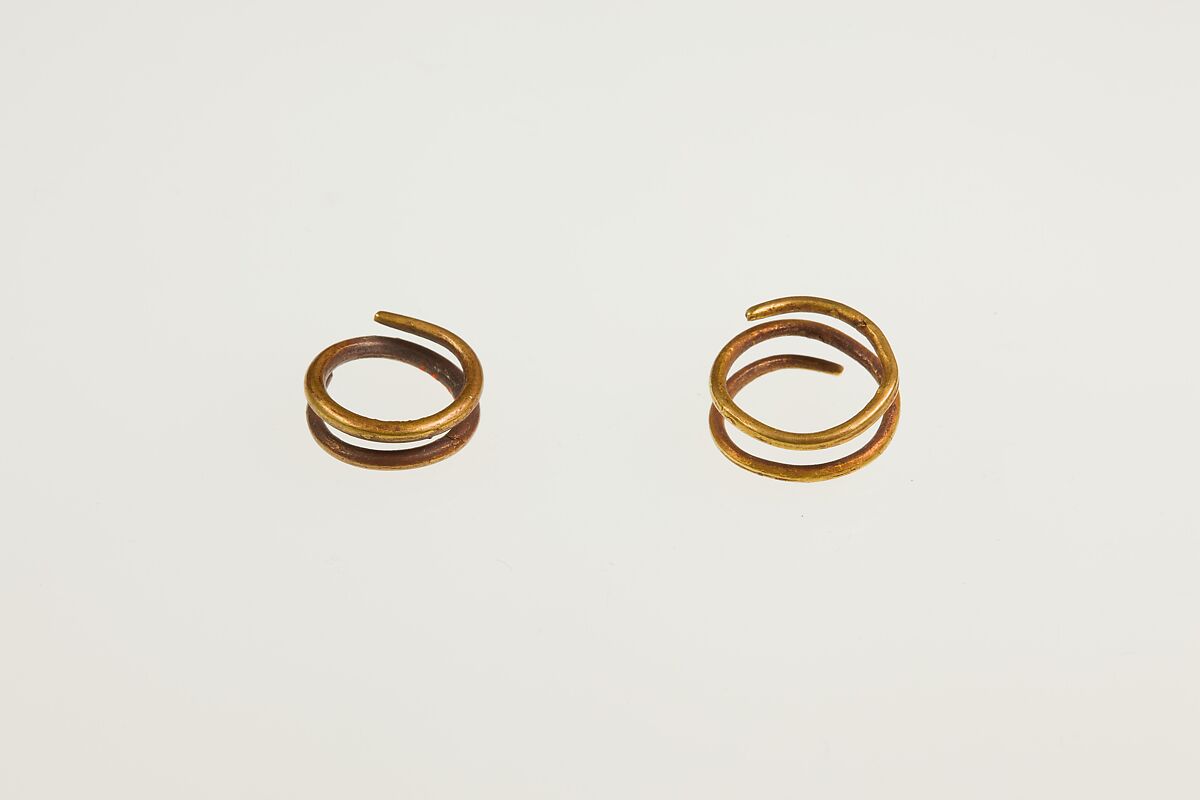 Pair of Earrings (with 16.10.346), Gold 