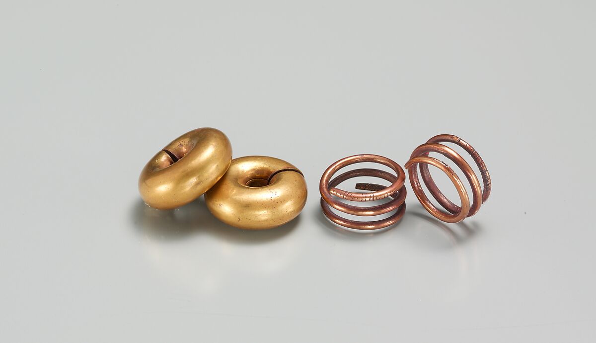 Pair of Sprial Earrings (with 16.10.469), Electrum