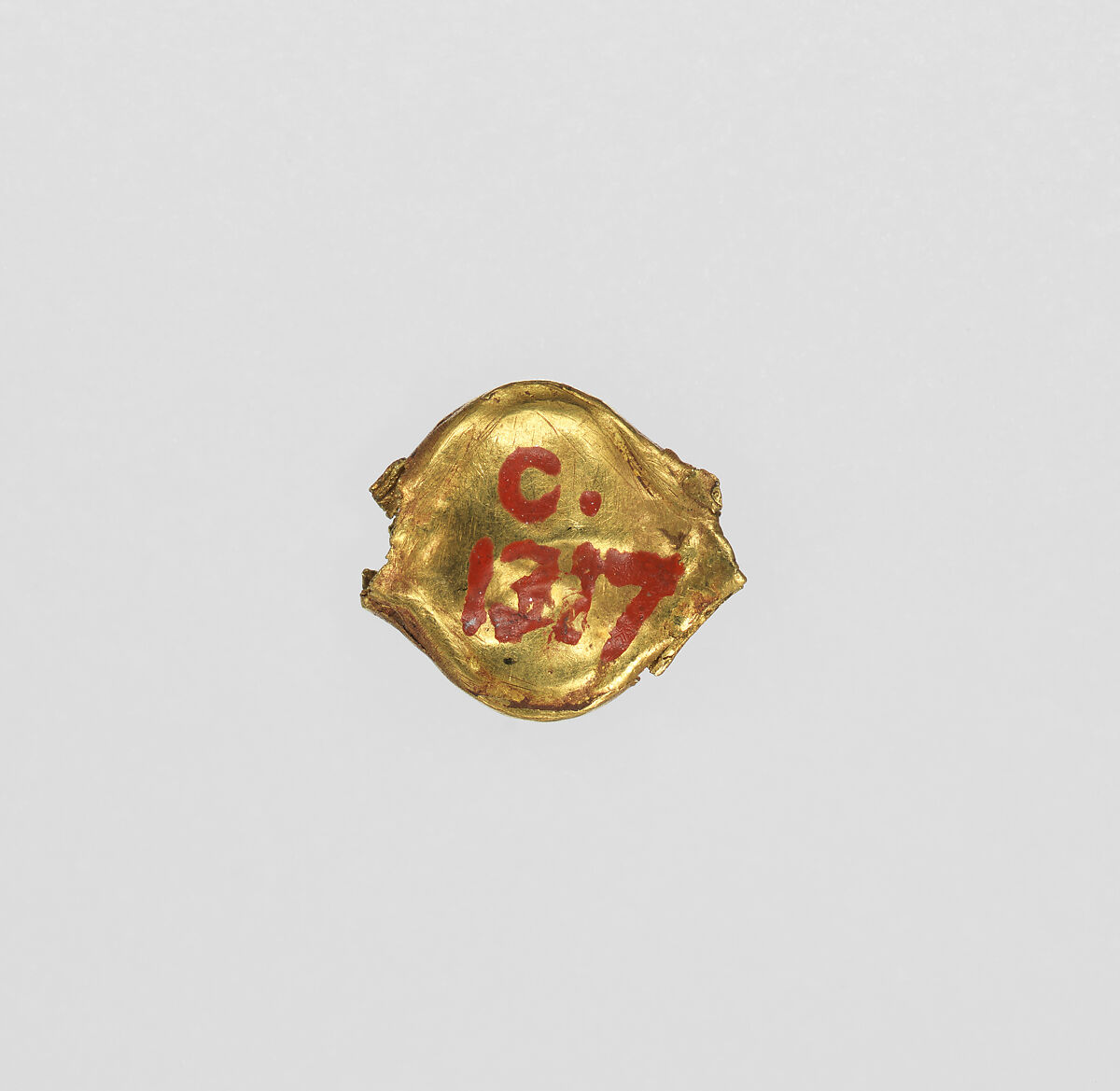 One acacia seed bead, Gold