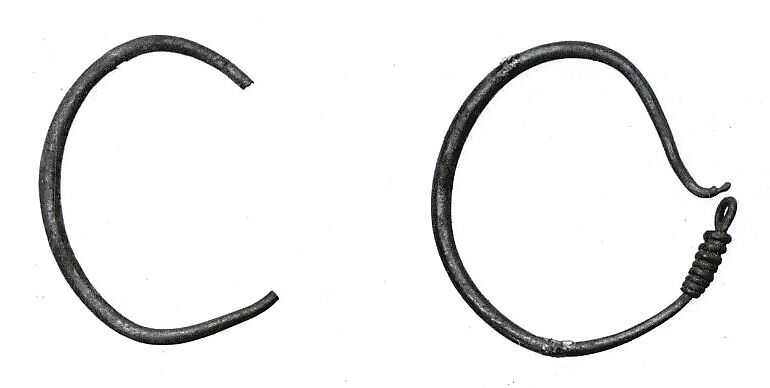 A pair of earrings, Copper alloy