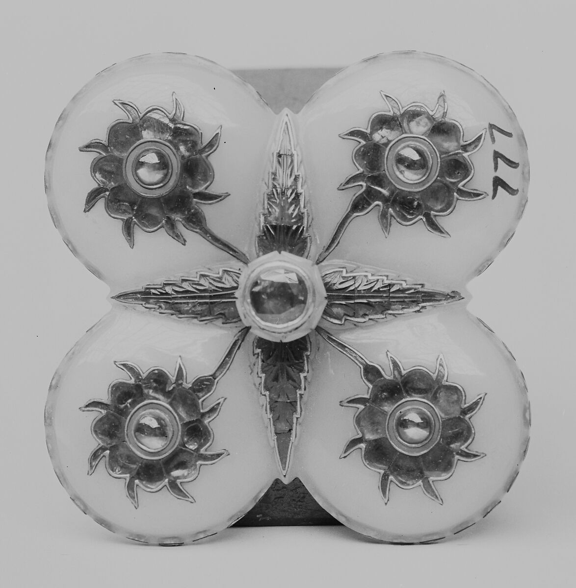 Box with tray, Jade (nephrite) with gold and semiprecious stone inlays, India