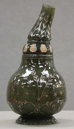 Bottle in the shape of a gourd

