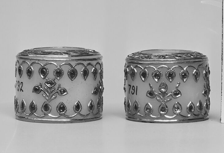 Jewelled Thumb-Ring