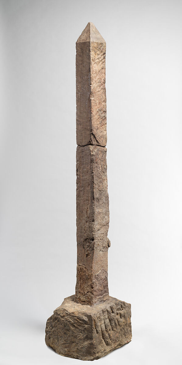 Obelisk, Sandstone
