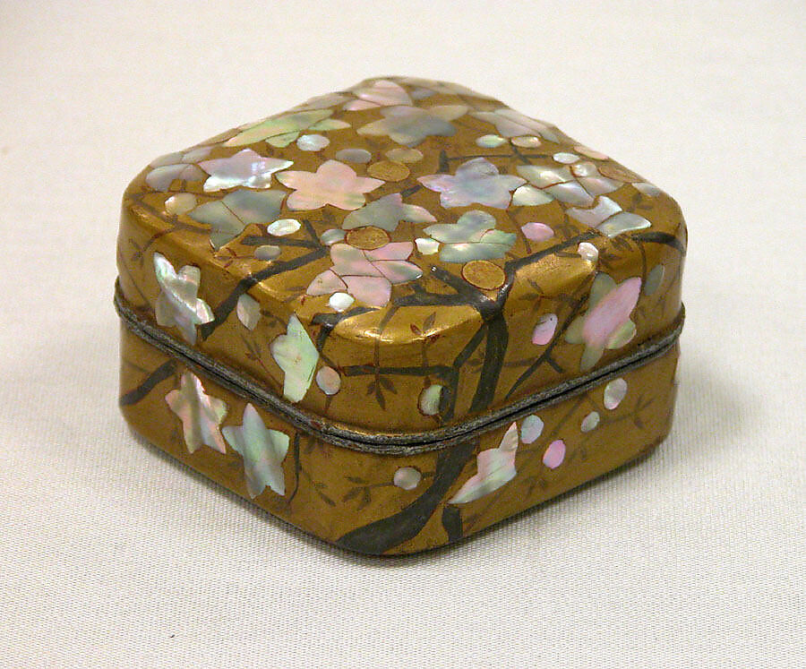 Incense Box with Flowering Plum Tree, School of Ogata Kōrin (Japanese, 1658–1716), Gold lacquer with gold hiramaki-e, black lacquer, and mother-of-pearl inlay, Japan 