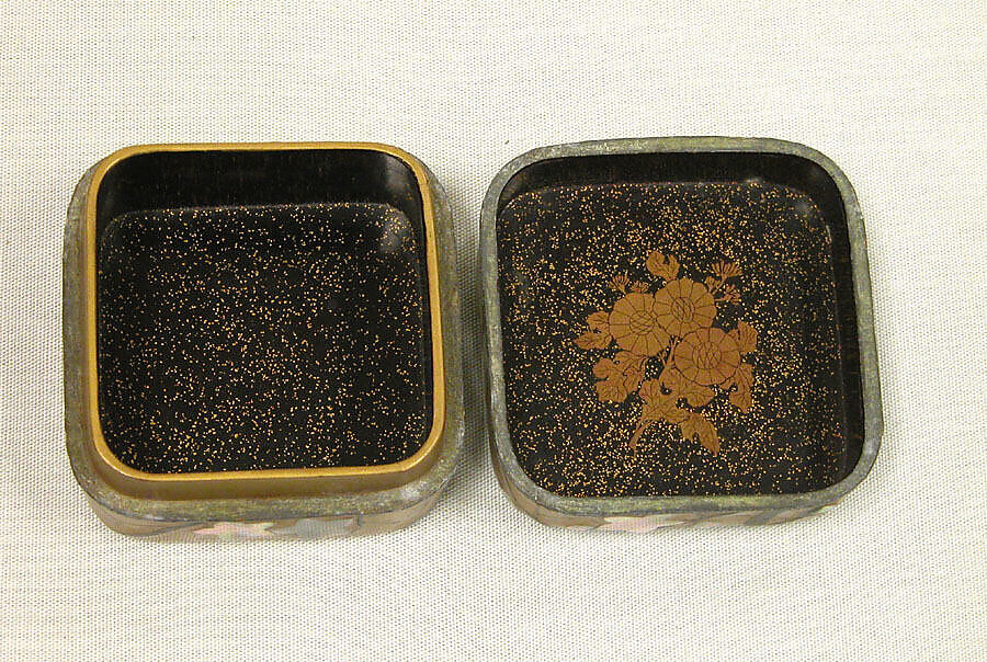 Incense Box with Flowering Plum Tree, School of Ogata Kōrin (Japanese, 1658–1716), Gold lacquer with gold hiramaki-e, black lacquer, and mother-of-pearl inlay, Japan