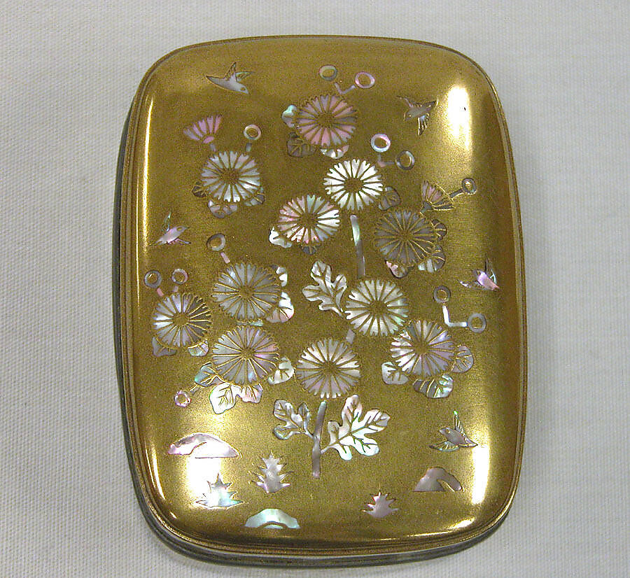 Incense Box, Ogawa Shomin, Gold hiramaki-e, mother-of-pearl and gold ground, Japan