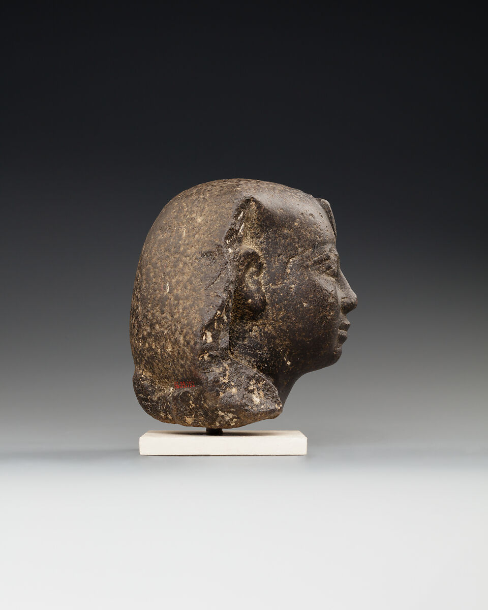 Royal head from a small statue, Gabbro