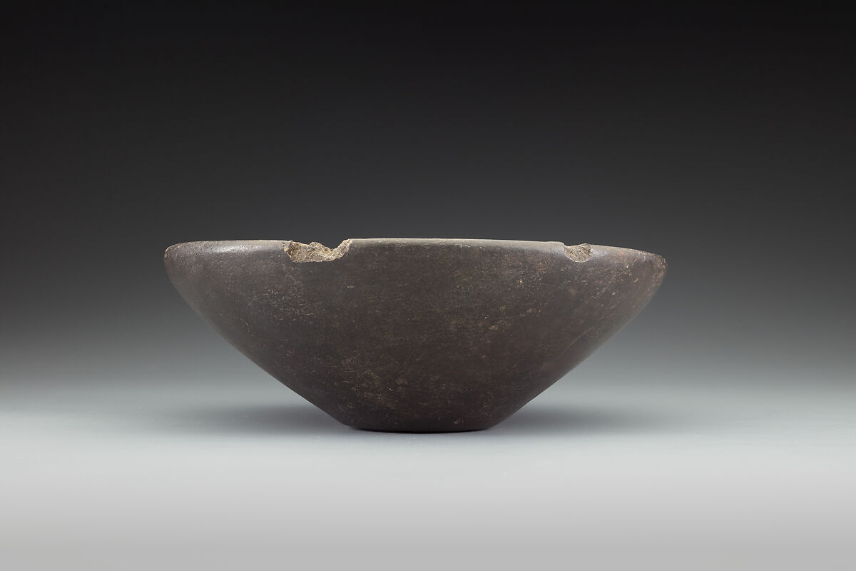 Shallow bowl, Stone
